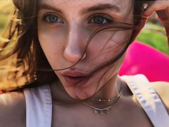 EvaStephani - female with brown hair webcam at LiveJasmin