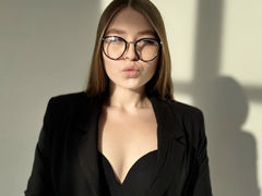 EveWells from LiveJasmin