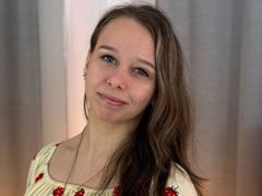 EvelynElyx - female with brown hair webcam at LiveJasmin