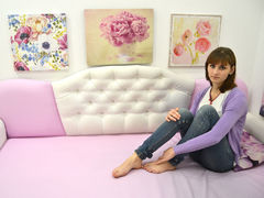 EvelynHarris - female with brown hair webcam at LiveJasmin