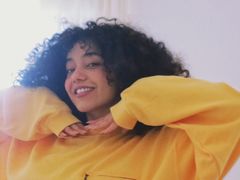 EvelynMay - female with brown hair webcam at LiveJasmin