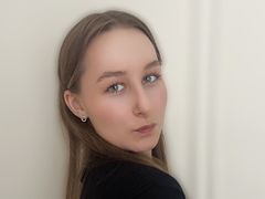 EvelyneMaduro from LiveJasmin