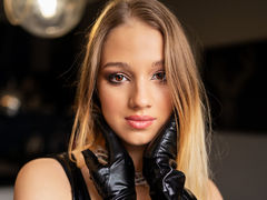 EvetteBeauty - blond female webcam at xLoveCam