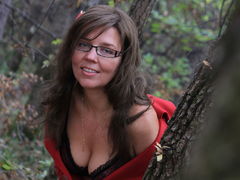 Loveatschka - female with brown hair and  big tits webcam at LiveJasmin