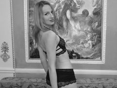 ExclusiveMilen - shemale with brown hair and  small tits webcam at LiveJasmin