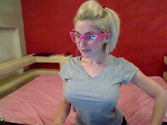 Exclusivegirl - blond female with  big tits webcam at ImLive