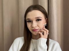 ExieKallam - female with brown hair webcam at LiveJasmin