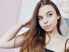 EzabellaWell - female with brown hair webcam at LiveJasmin