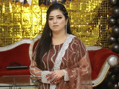 IsabellaWaltor - female with black hair and  big tits webcam at LiveJasmin