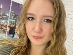 FelicityParkers - blond female webcam at LiveJasmin