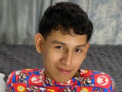 FelipeGongn - male webcam at LiveJasmin