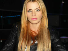 FemDominatrix - female with black hair webcam at LiveJasmin