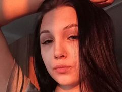 FlamyLorens from LiveJasmin