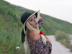 Flawlessxx - blond female with  big tits webcam at LiveJasmin