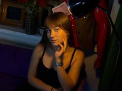 FloraAvis from LiveJasmin