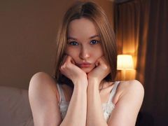 FloraBanford - female with brown hair webcam at LiveJasmin