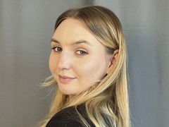 FloraBrenden from LiveJasmin