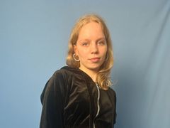 FloraDail from LiveJasmin