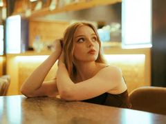 FloraGodsil - blond female webcam at LiveJasmin