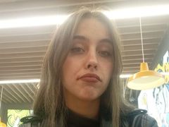 FlorenceChapel - female with brown hair webcam at LiveJasmin