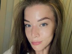 FrancineMessman - female with red hair webcam at LiveJasmin