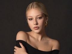 FreedaRidler - blond female webcam at LiveJasmin