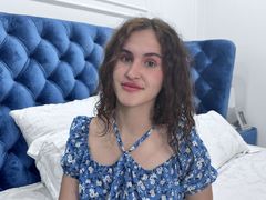 FridaCurie - female with brown hair webcam at LiveJasmin