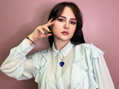 GabbiMyrh - female with black hair and  big tits webcam at LiveJasmin
