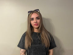 GabriellaBreen - blond female webcam at LiveJasmin