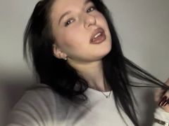 GaleGilner - female with black hair and  big tits webcam at LiveJasmin