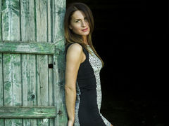 GBliss - female with brown hair webcam at LiveJasmin