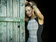 GBliss - female with brown hair webcam at LiveJasmin