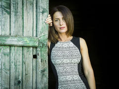 GBliss - female with brown hair webcam at LiveJasmin