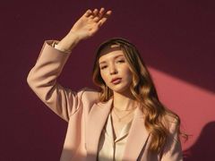 GeorgetteRafalko - female with brown hair webcam at LiveJasmin