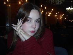 GeraldCanez - female with brown hair webcam at LiveJasmin