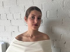 GeralynMcgloster - blond female with  small tits webcam at LiveJasmin