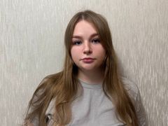 GerdaShine - female with brown hair webcam at LiveJasmin