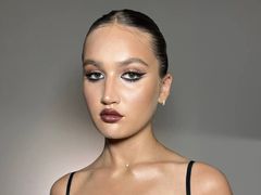 GeriAngelozzi - female with brown hair webcam at LiveJasmin