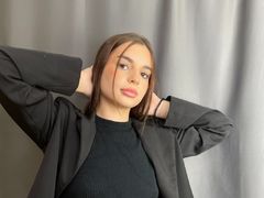 GertudeCova - female with brown hair and  small tits webcam at LiveJasmin