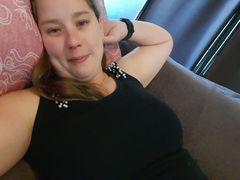 geilemeid - female with red hair and  big tits webcam at LiveJasmin