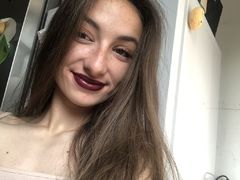 GiaSteff - female with brown hair and  small tits webcam at LiveJasmin