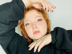 GigiFong - female with brown hair webcam at LiveJasmin