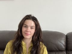 GillKelly - female with brown hair webcam at LiveJasmin
