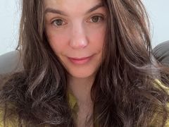 GillKelly - female with brown hair webcam at LiveJasmin