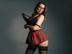 GinaBear - blond female webcam at LiveJasmin