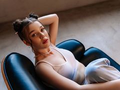 GinaBlooms - female with black hair webcam at LiveJasmin