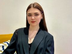 GloriaBloom - female with brown hair and  big tits webcam at LiveJasmin