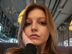 GloriaPowers from LiveJasmin