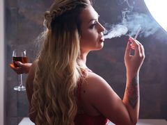 GoldDivineX - blond shemale webcam at LiveJasmin