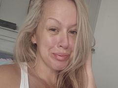 GoodGurlGina - female webcam at LiveJasmin